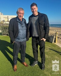 九游-在五盾“驯服”C罗 执教波兰 桑托斯得“搞定”莱万？